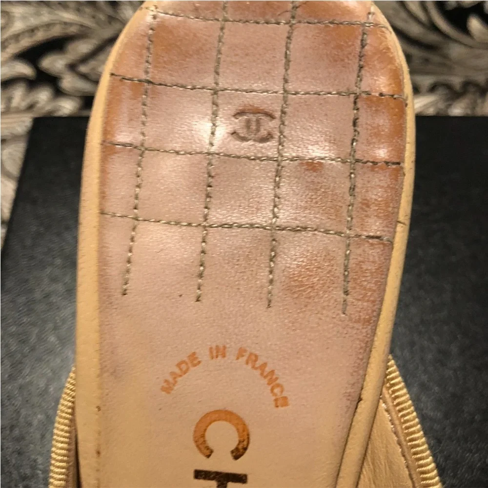 Authentic CHANEL Mules - Picture 5 of 9